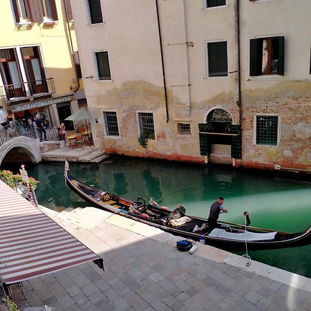 Dimora Al Doge Beato Vista Canale Bed and Breakfast Venetië Buitenkant foto