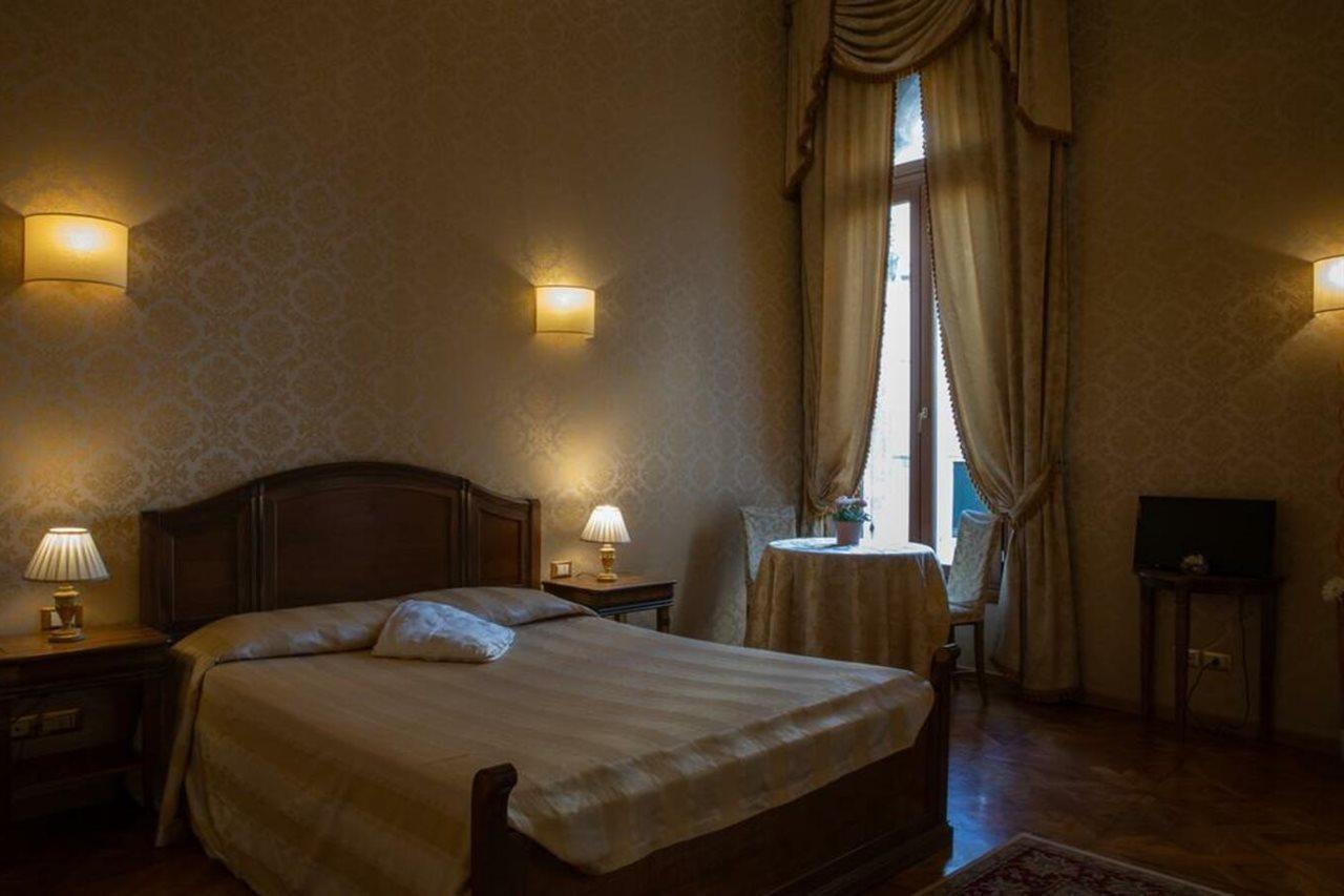 Dimora Al Doge Beato Vista Canale Bed and Breakfast Venetië Buitenkant foto