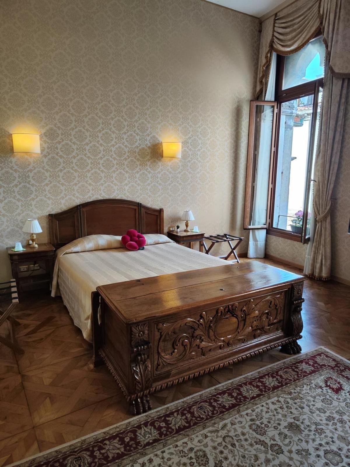 Dimora Al Doge Beato Vista Canale Bed and Breakfast Venetië Buitenkant foto