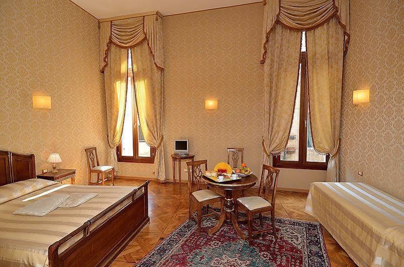 Dimora Al Doge Beato Vista Canale Bed and Breakfast Venetië Buitenkant foto