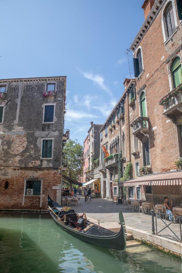 Dimora Al Doge Beato Vista Canale Bed and Breakfast Venetië Buitenkant foto