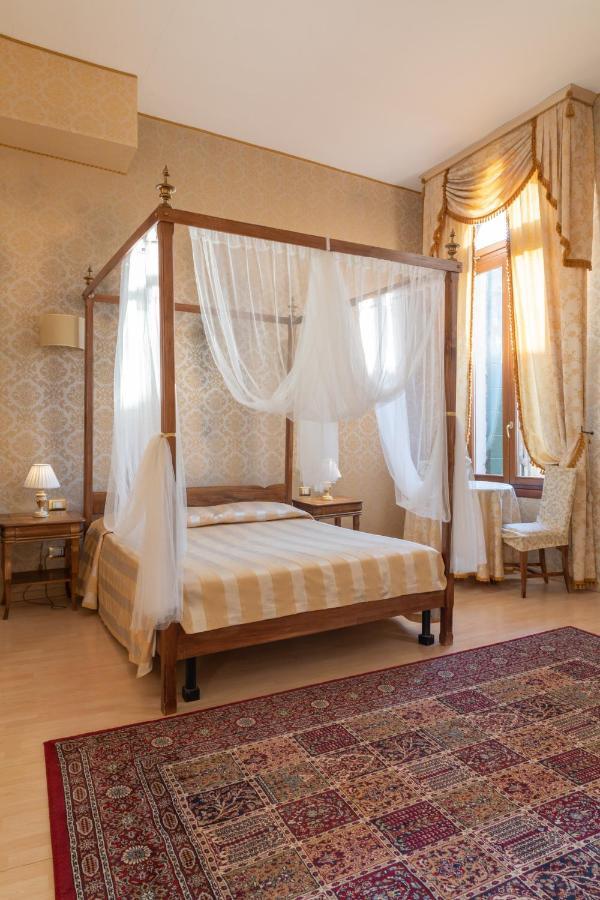 Dimora Al Doge Beato Vista Canale Bed and Breakfast Venetië Buitenkant foto