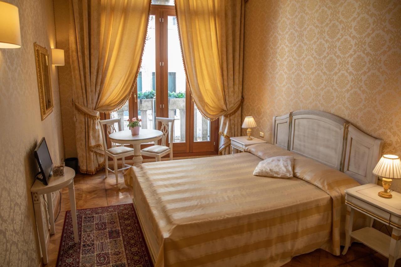 Dimora Al Doge Beato Vista Canale Bed and Breakfast Venetië Buitenkant foto