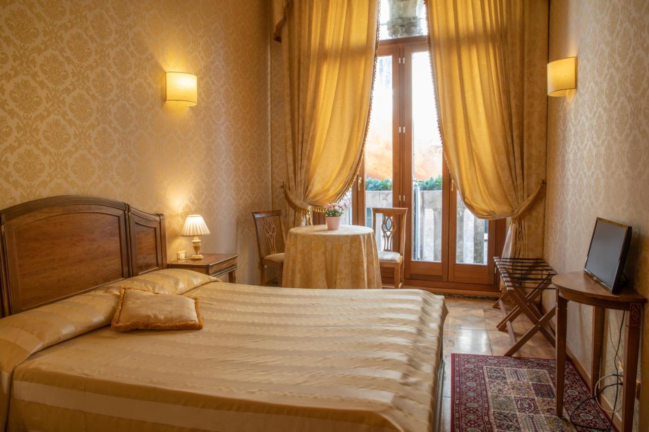 Dimora Al Doge Beato Vista Canale Bed and Breakfast Venetië Buitenkant foto